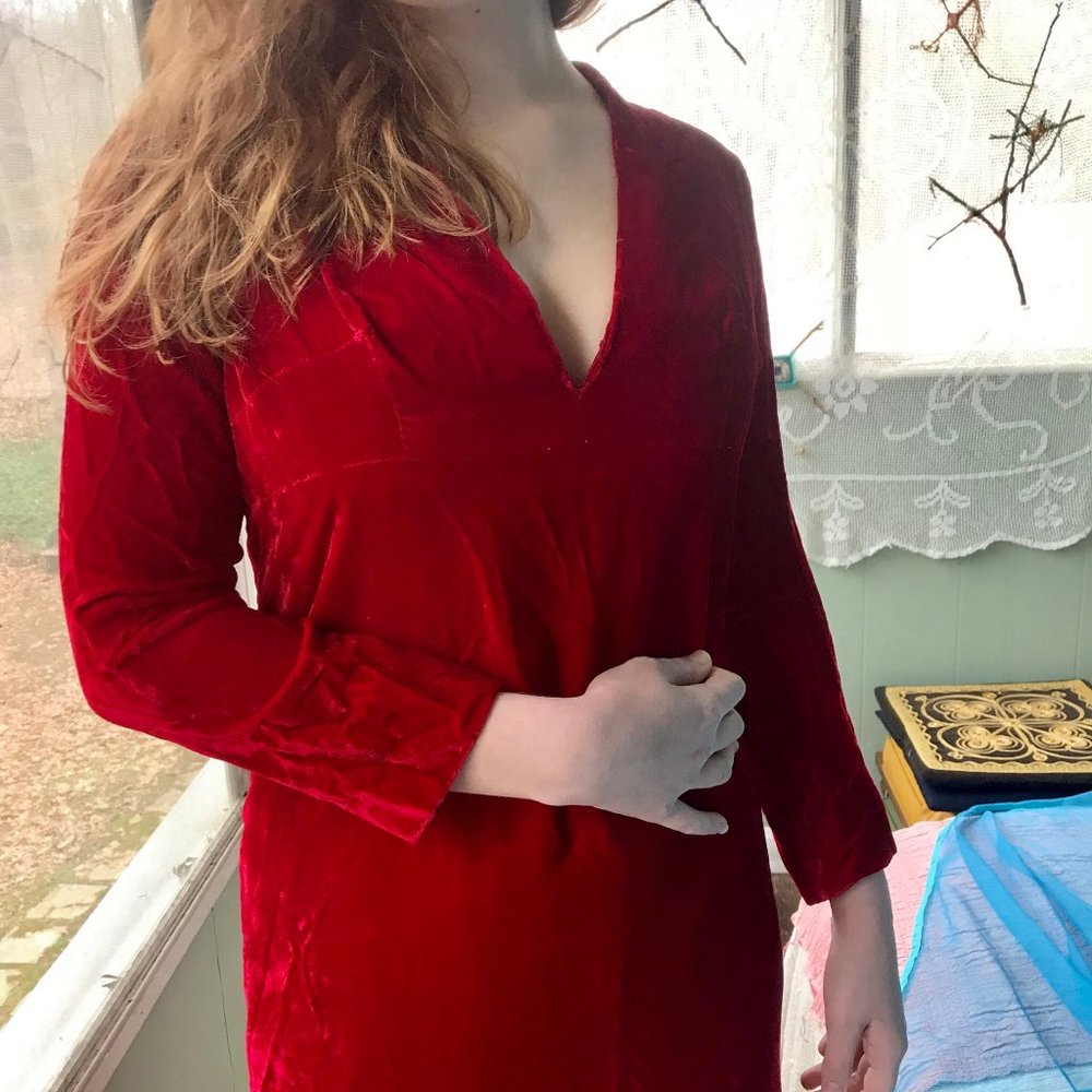 Elegant Vintage Red Velvet Dress